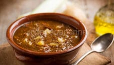 Zuppa con quinoa e lenticchie, una variazione esotica
