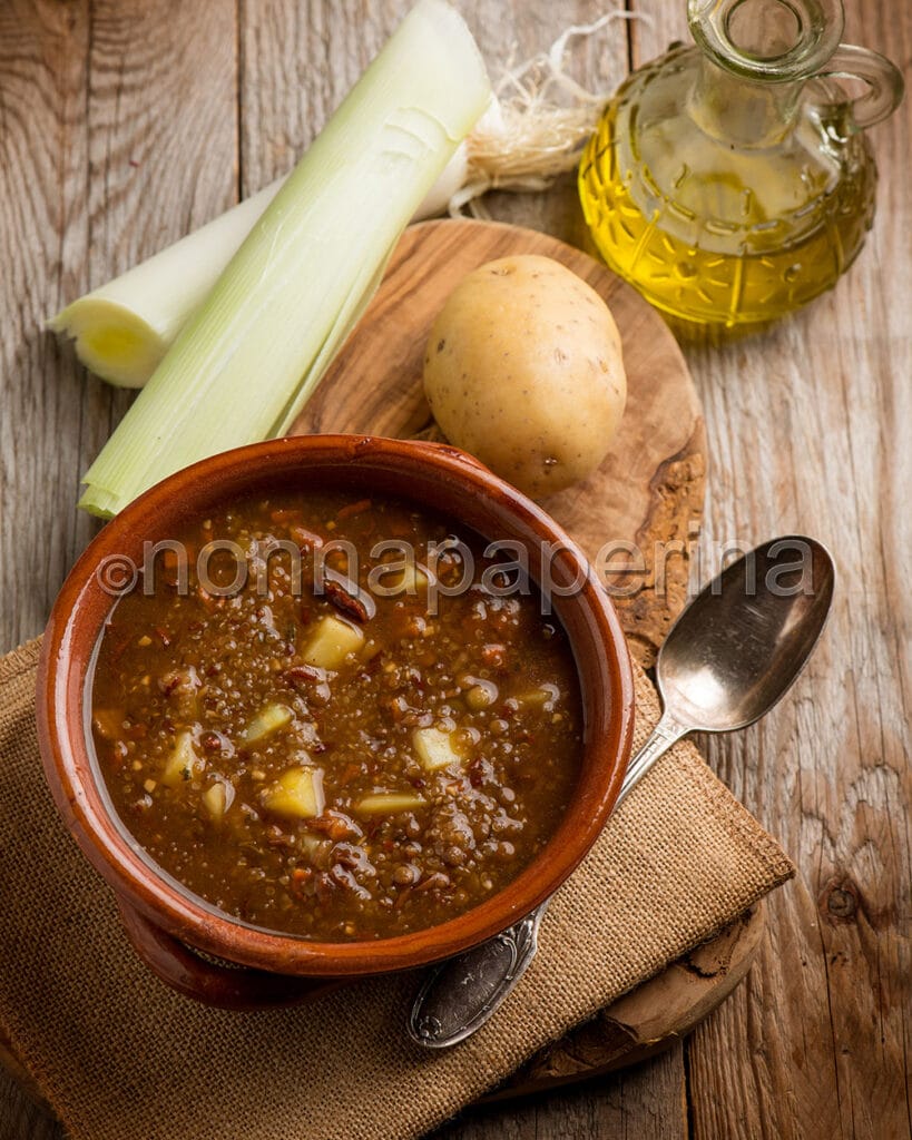 Zuppa con quinoa e lenticchie