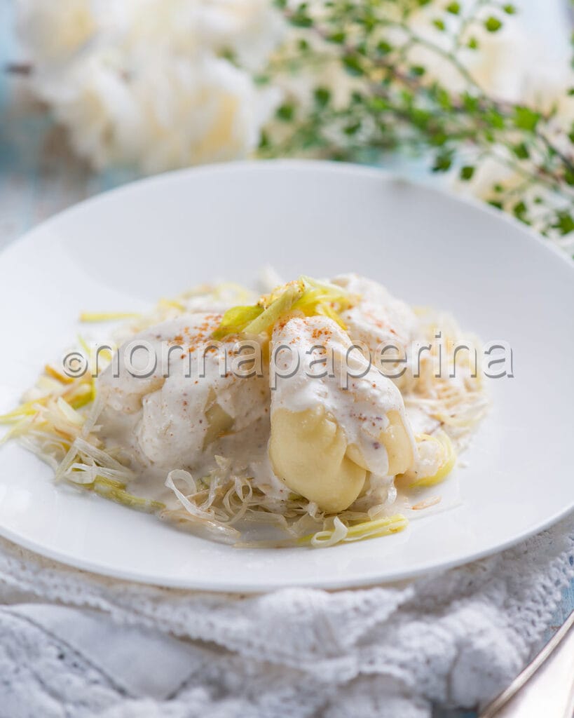 culurgiones con salsa di bottarga culurgiones con salsa di bottarga