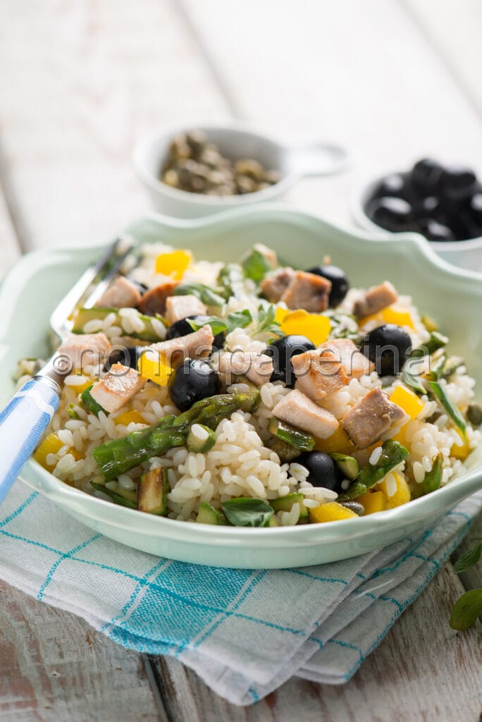 Insalata di riso con pesce spada