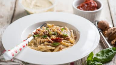 trofie con hummus di ceci alle erbe