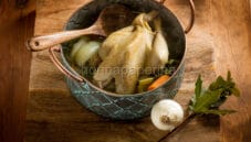 Brodo di gallina, una ricetta versatile e leggera