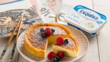 Cheesecake al forno senza base, una variante salutare Cheesecake al forno senza base, una variante salutare