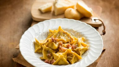 fagottini ripieni con carne di gallina