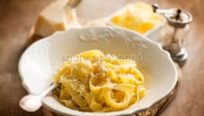 Fettuccine Alfredo, una celebre ricetta italoamericana Fettuccine Alfredo, una celebre ricetta italoamericana