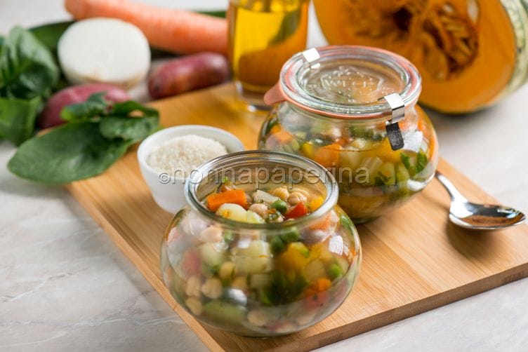 Minestrone in vasocottura, un primo davvero salutare Minestrone in vasocottura