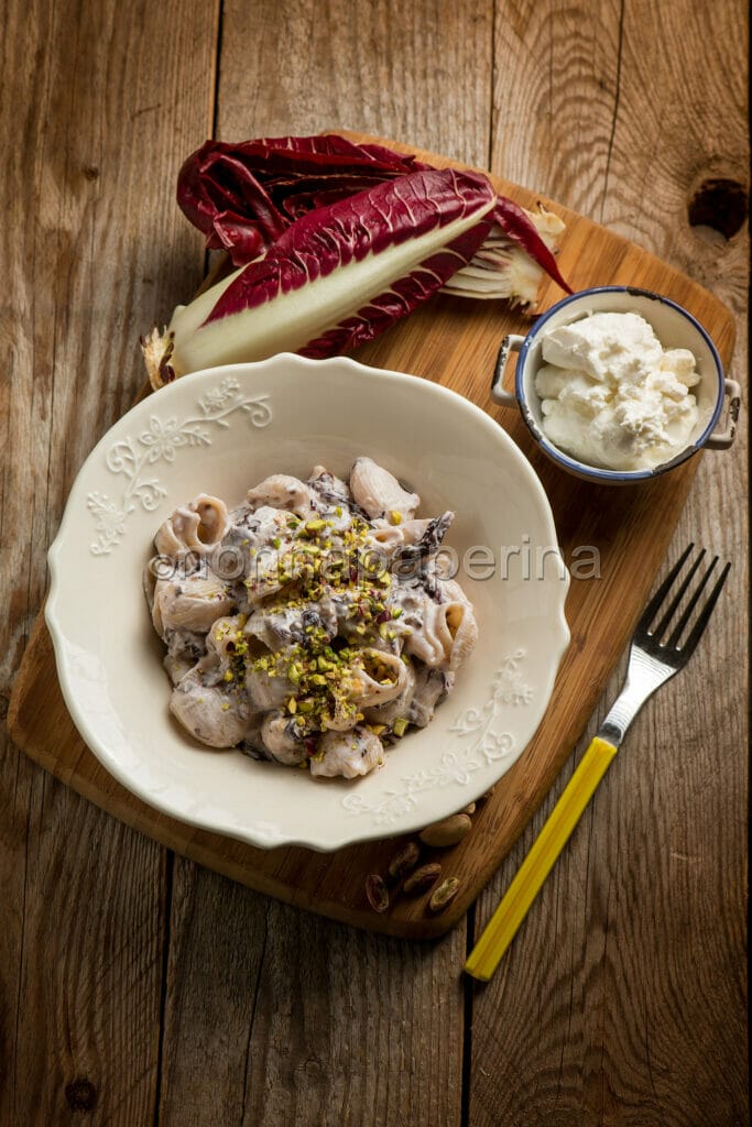 Pipe con radicchio e ricotta Pipe con radicchio e ricotta