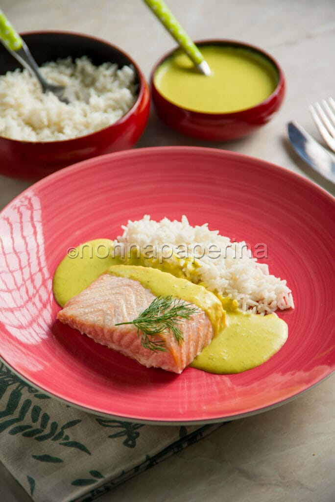 Salmone al forno con riso pilaf