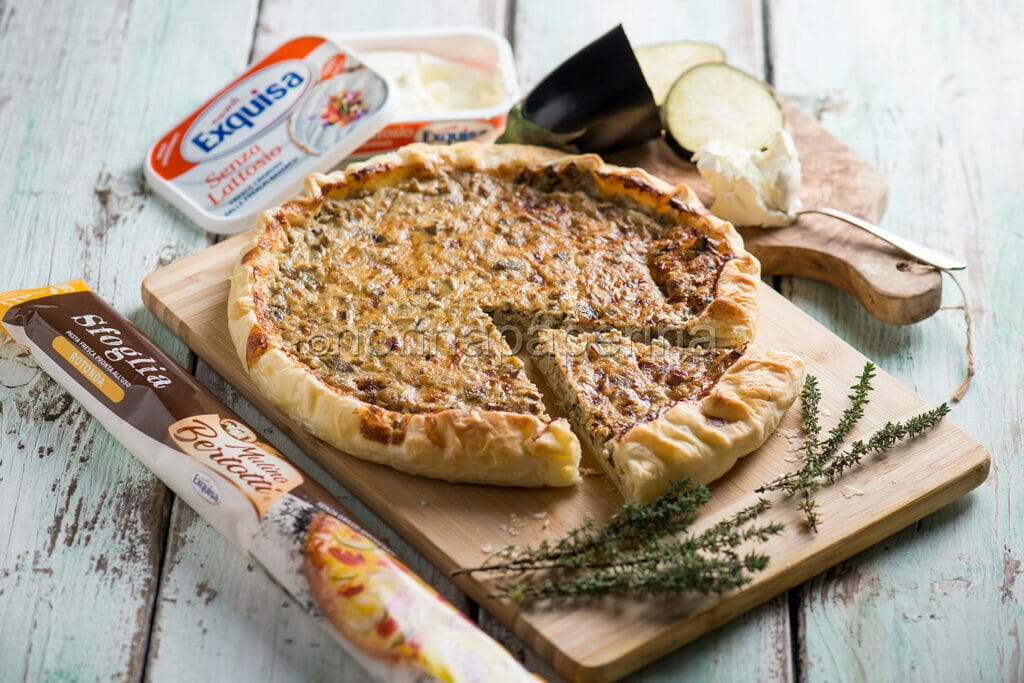 crostata salata con melanzane e formaggio cremoso