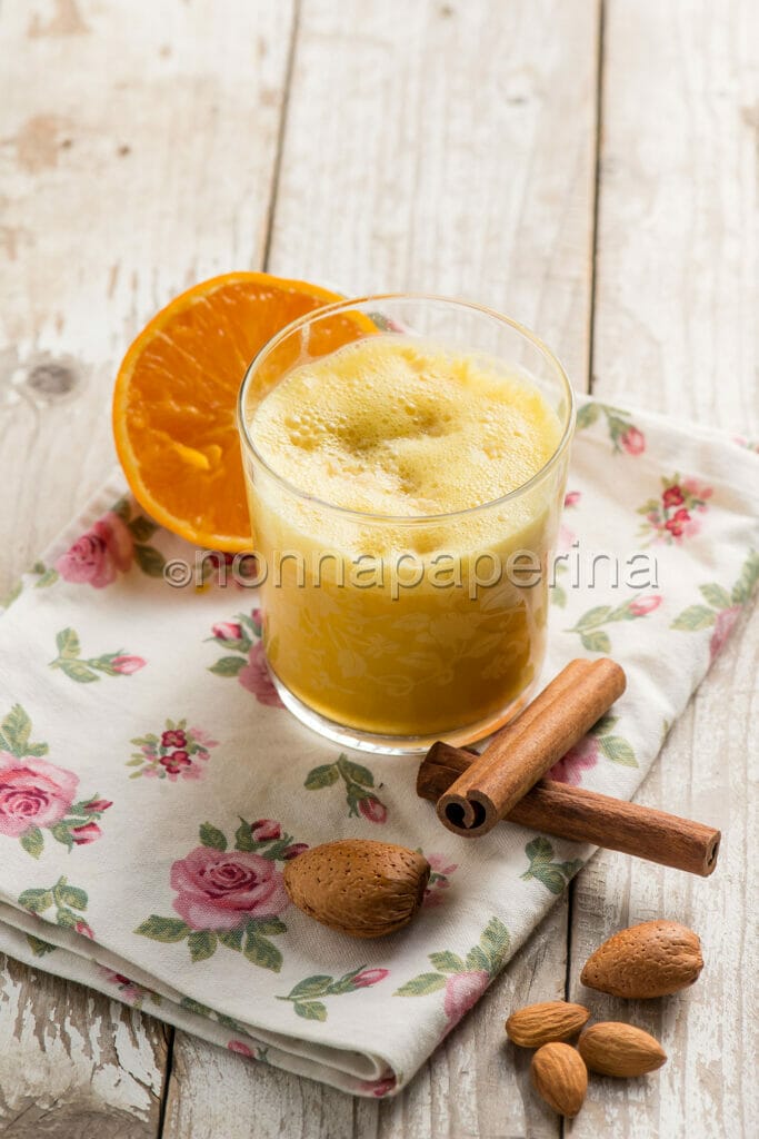 Bevanda con arance e latte di mandorla