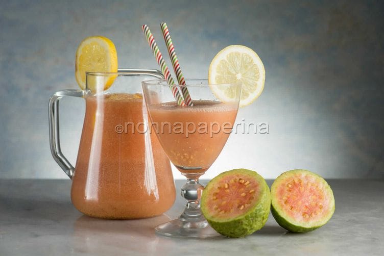 La Guava un frutto ricchissimo di vitamina C Bevanda con succo di guava