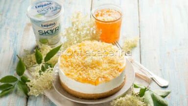 Cheesecake con arance e fiori di sambuco
