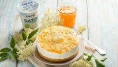 Cheesecake con arance e fiori di sambuco