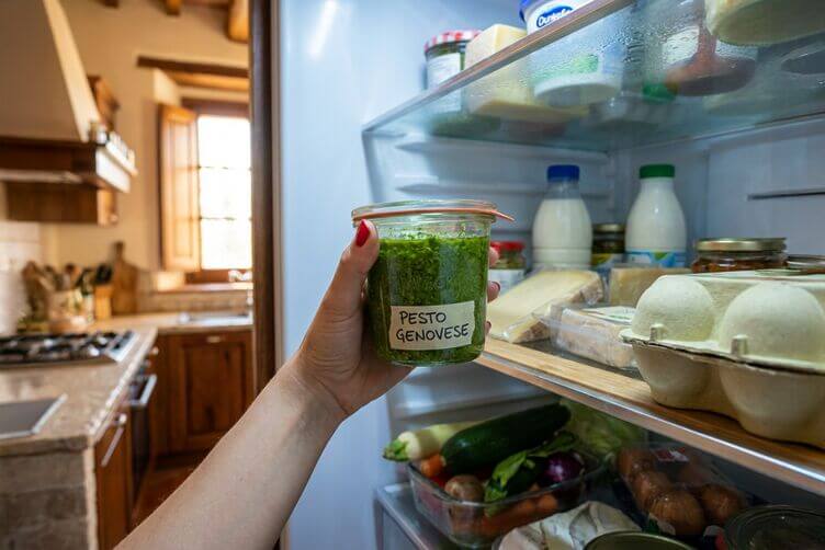 Conservazione del pesto in frigorifero