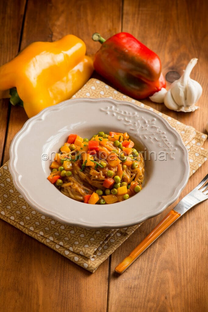 Fettuccine di riso integrale con curcuma Fettuccine di riso integrale con curcuma