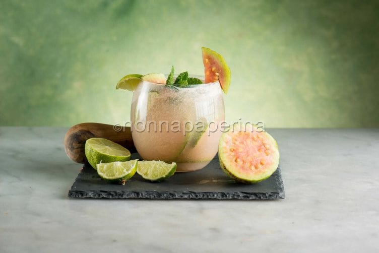 Guava mojito, un cocktail dallo spirito tropicale Guava mojito