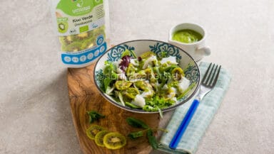 Insalata di merluzzo e kiwi disidratato