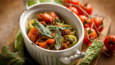 Paccheri ripieni con borragine e salsiccia