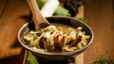 Cock a leekie soup, la zuppa di pollo della tradizione scozzese