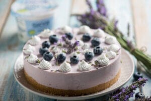 Cheesecake con lavanda e mirtilli
