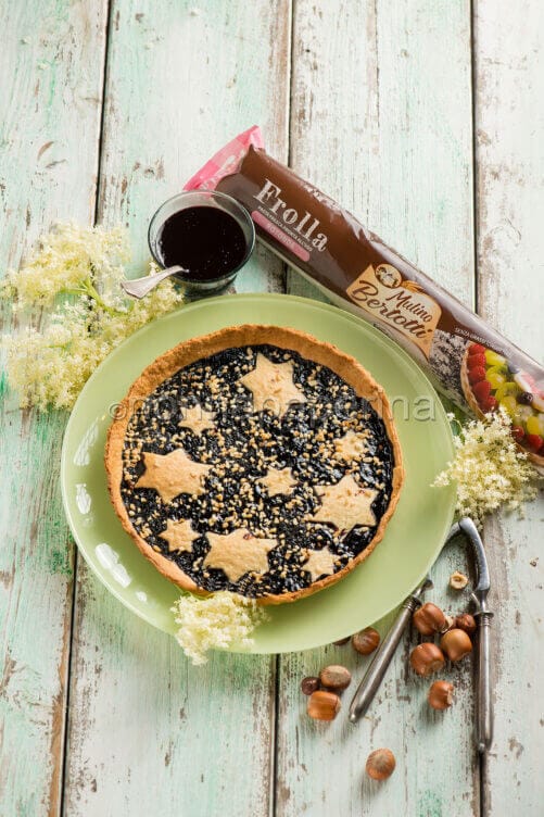 Crostata con confettura di sambuco