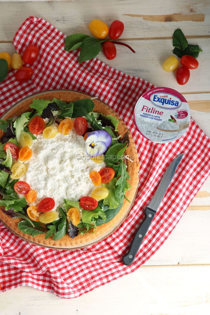 Crostata tricolore con fiocchi di latte Crostata tricolore con fiocchi di latte