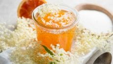 Marmellata di arance e fiori di sambuco