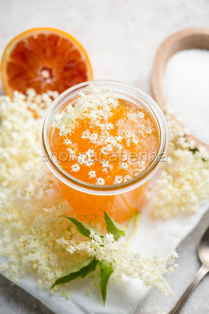 Marmellata di arance e fiori di sambuco Marmellata di arance e fiori di sambuco