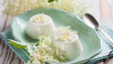 Panna cotta ai fiori di sambuco