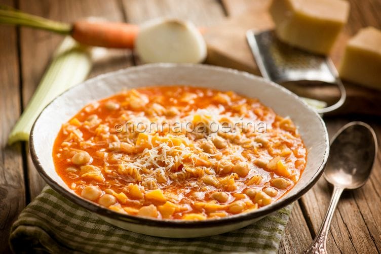 Quadrucci con ceci, un primo rustico e proteico Quadrucci con ceci