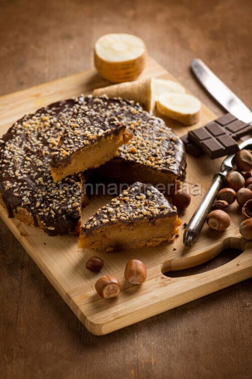 Torta con pastinaca e nocciole