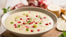 Vellutata di pastinaca e mandorle, un primo soffice Vellutata di pastinaca e mandorle, un primo soffice