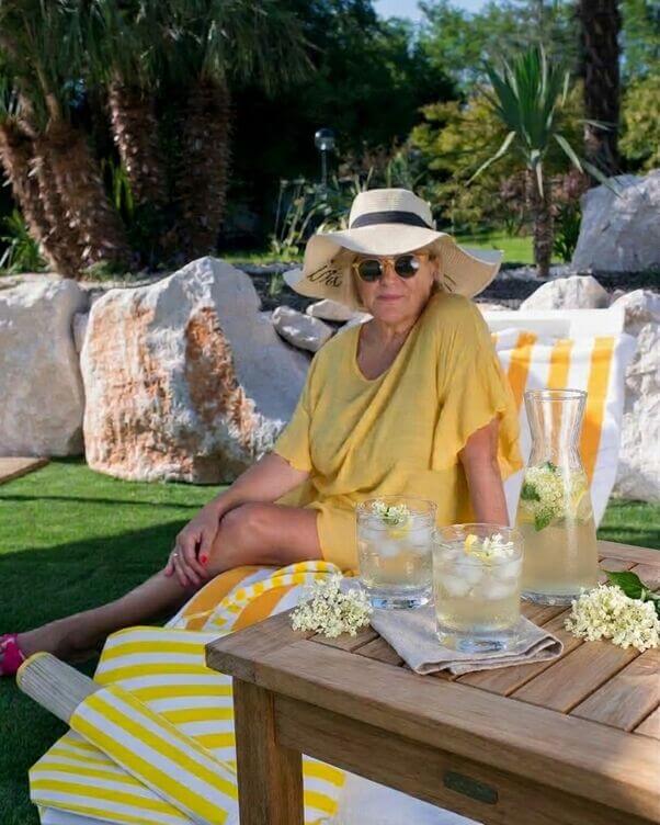 nonna paperina e succo di sambuco