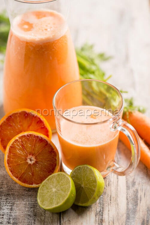 Centrifugato di carote e arance Centrifugato di carote e arance