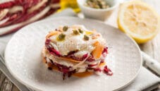Millefoglie di trota e radicchio come secondo piatto Millefoglie di trota e radicchio come secondo piatto