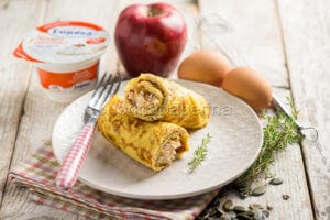Omelette con mele e fiocchi di latte