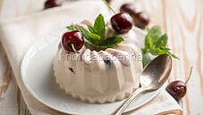 Panna cotta alle ciliegie, un classico rivisitato