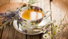 Tisana con camomilla e lavanda, una bevanda salutare