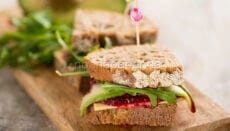 Tramezzino con barbabietola
