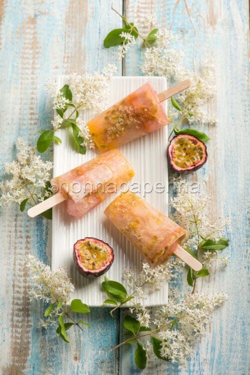 Ghiaccioli con fiori di sambuco