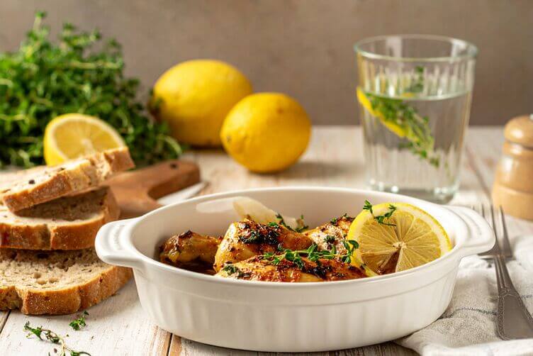 Pollo alla griglia marinato con limone e verbena