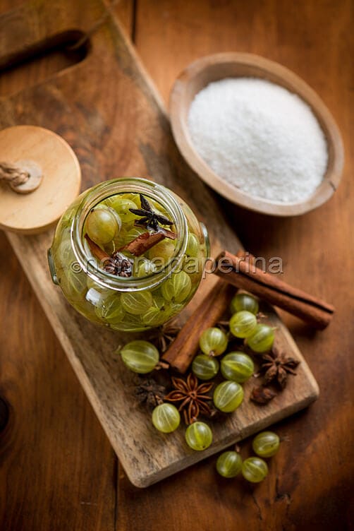 Uva spina sotto spirito