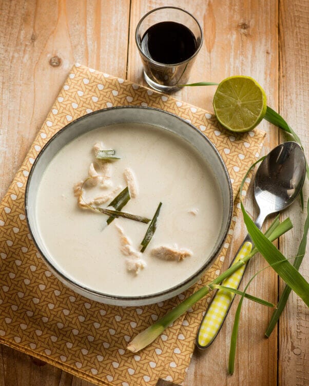 Zuppa thai con pollo e cocco Zuppa thai con pollo e cocco