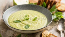 Gazpacho di cetriolo, una gustosa zuppa fredda Gazpacho di cetriolo, una gustosa zuppa fredda