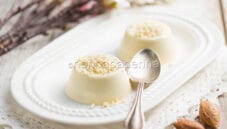 Biancomangiare con latte di asina, un dessert unico