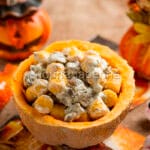 Gnocchi di zucca con salsa ai funghi per la sera di Halloween