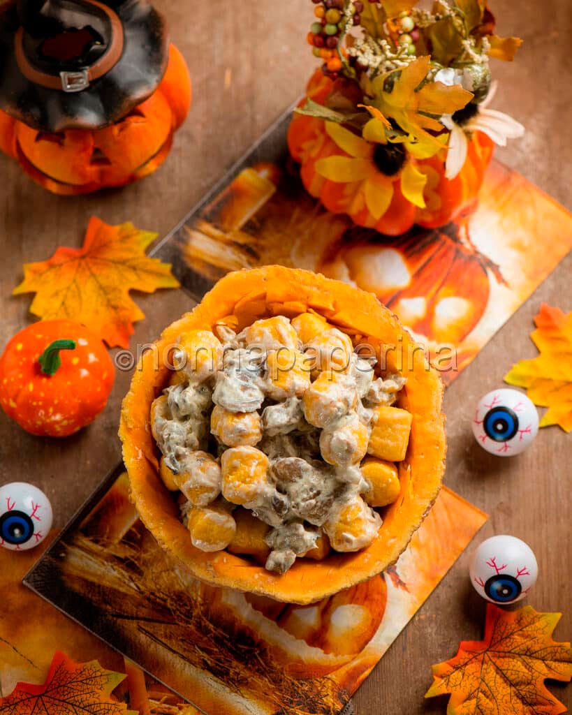 Gnocchi di zucca con i funghi Gnocchi di zucca con i funghi