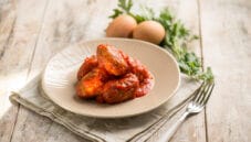 Pallotte cacio e ova, un piatto della cucina abruzzese Pallotte cacio e ova, un piatto della cucina abruzzese