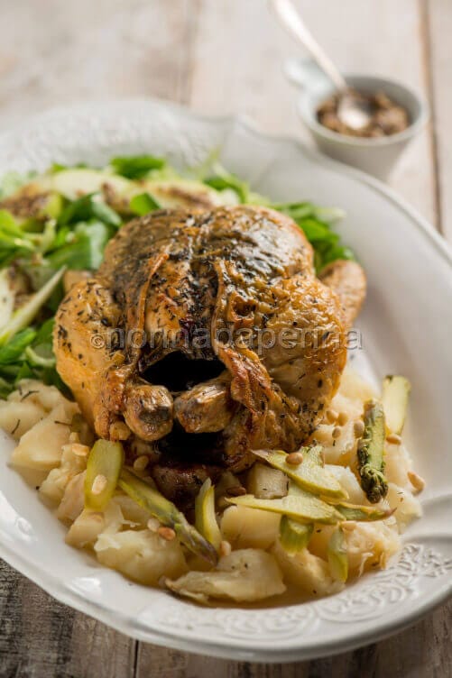 Pollo al dragoncello con sedano rapa Pollo al dragoncello con sedano rapa