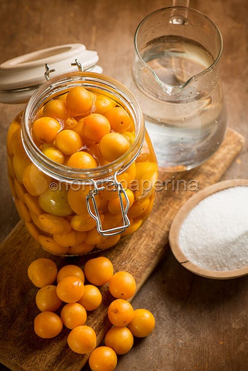 Susine gialle sciroppate